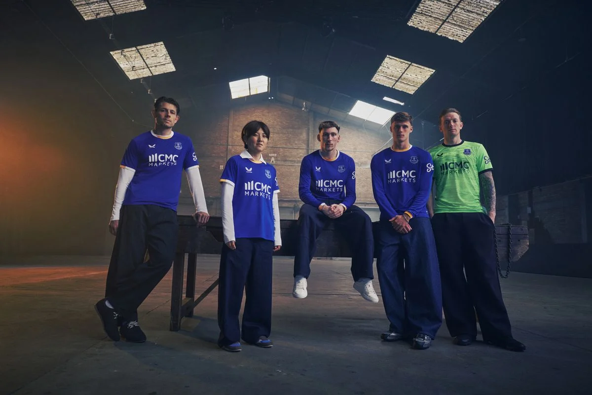 The new kit is sponsored by CMC Markets for the first time