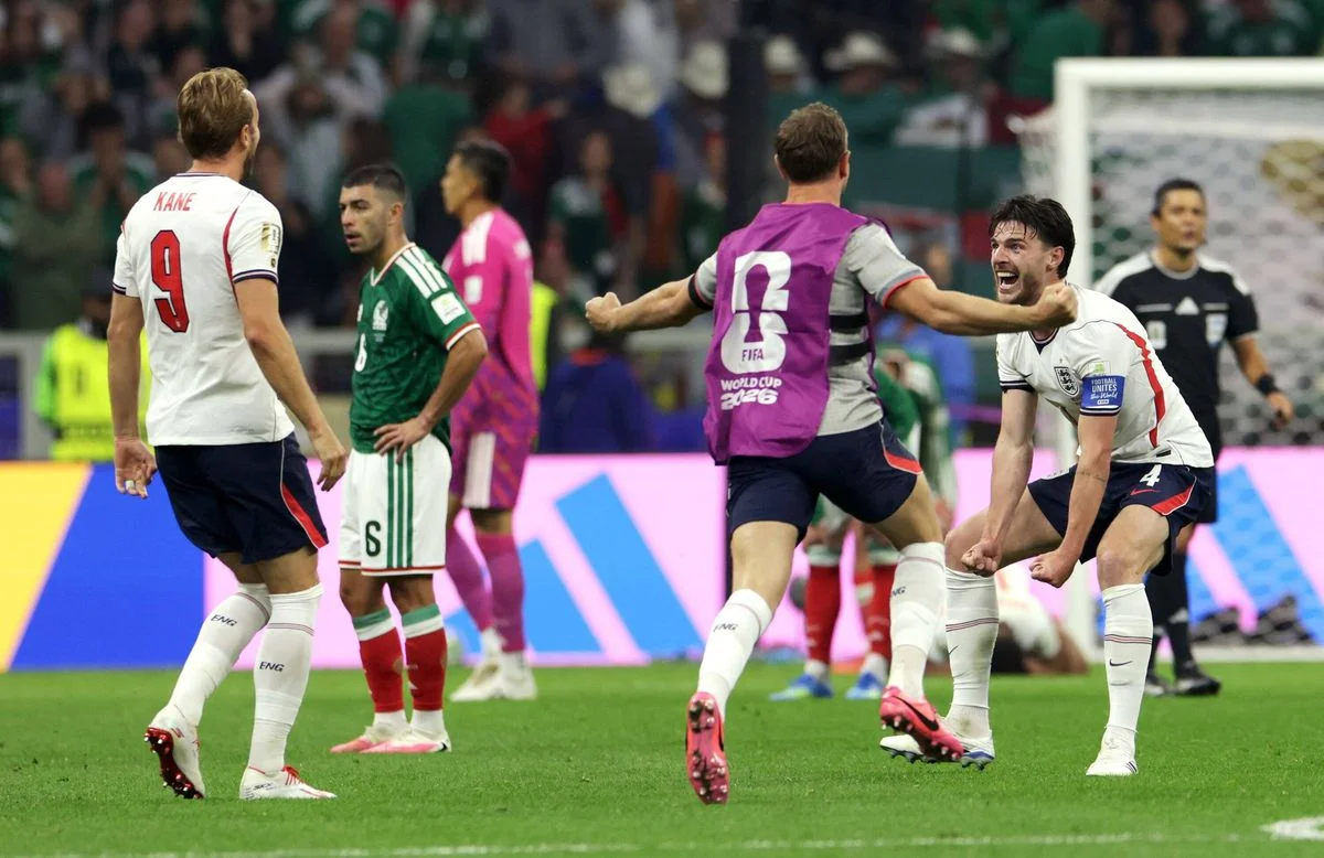 The incident took place during the post-match celebrations at the Azteca Stadium